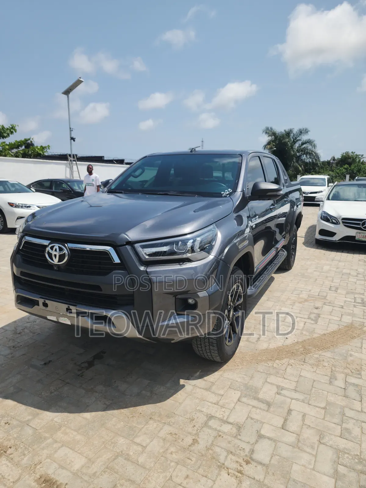 Toyota Hilux 2023 Gray