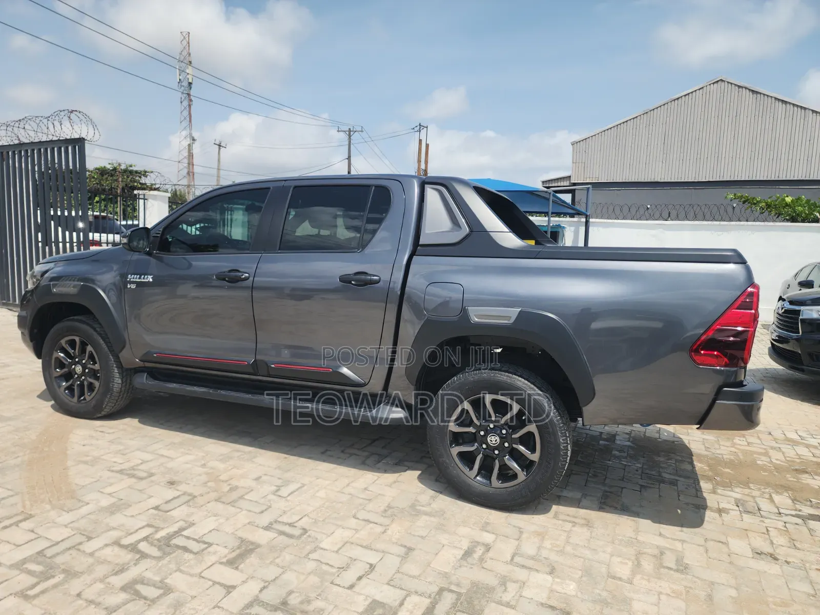 Toyota Hilux 2023 Gray