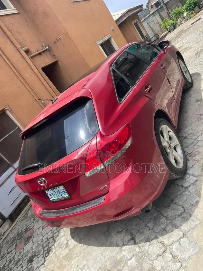 Toyota Venza XLE 2011 Red