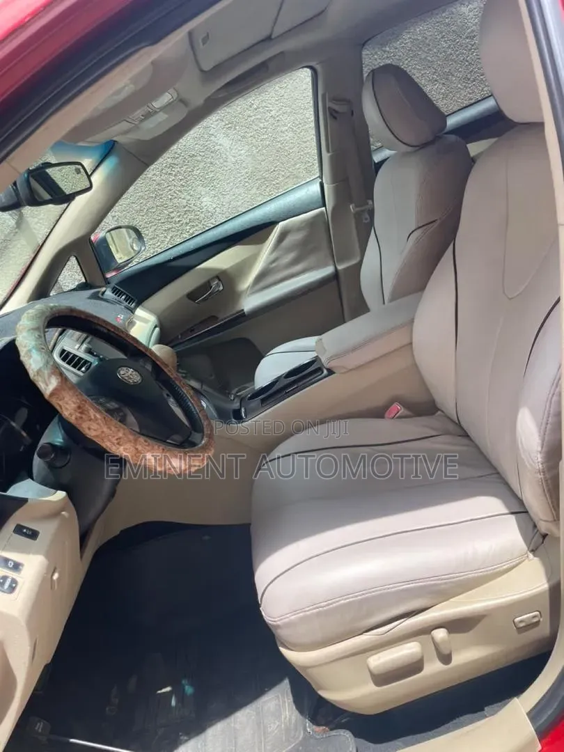 Toyota Venza XLE 2011 Red