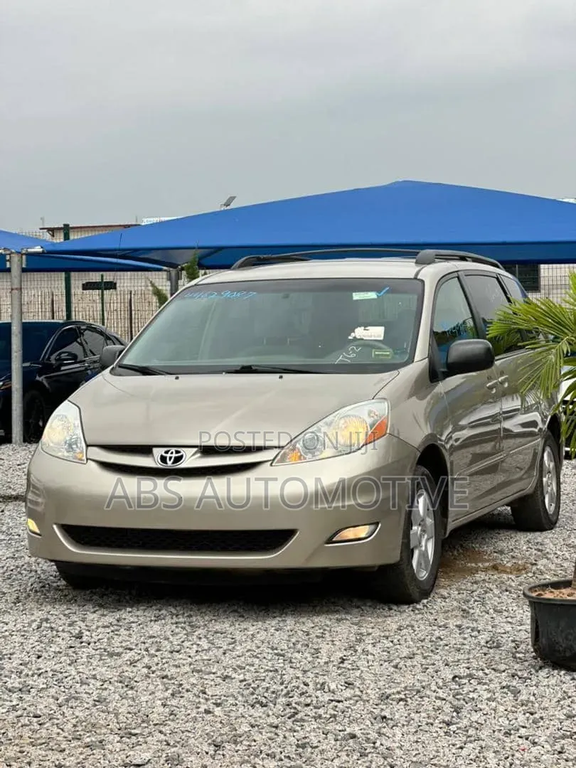 Toyota Sienna 2007 Gold
