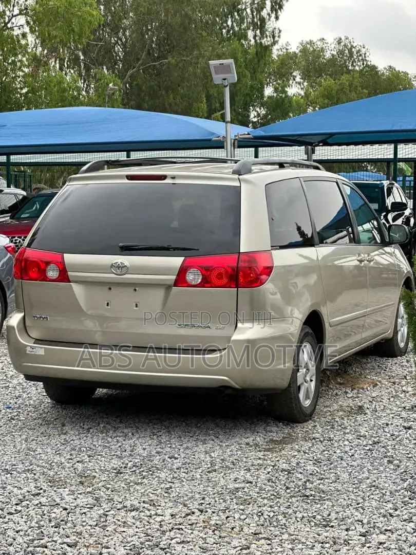 Toyota Sienna 2007 Gold