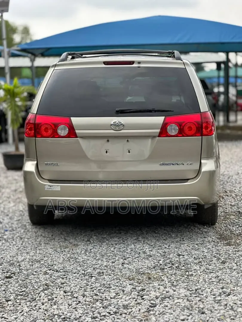 Toyota Sienna 2007 Gold