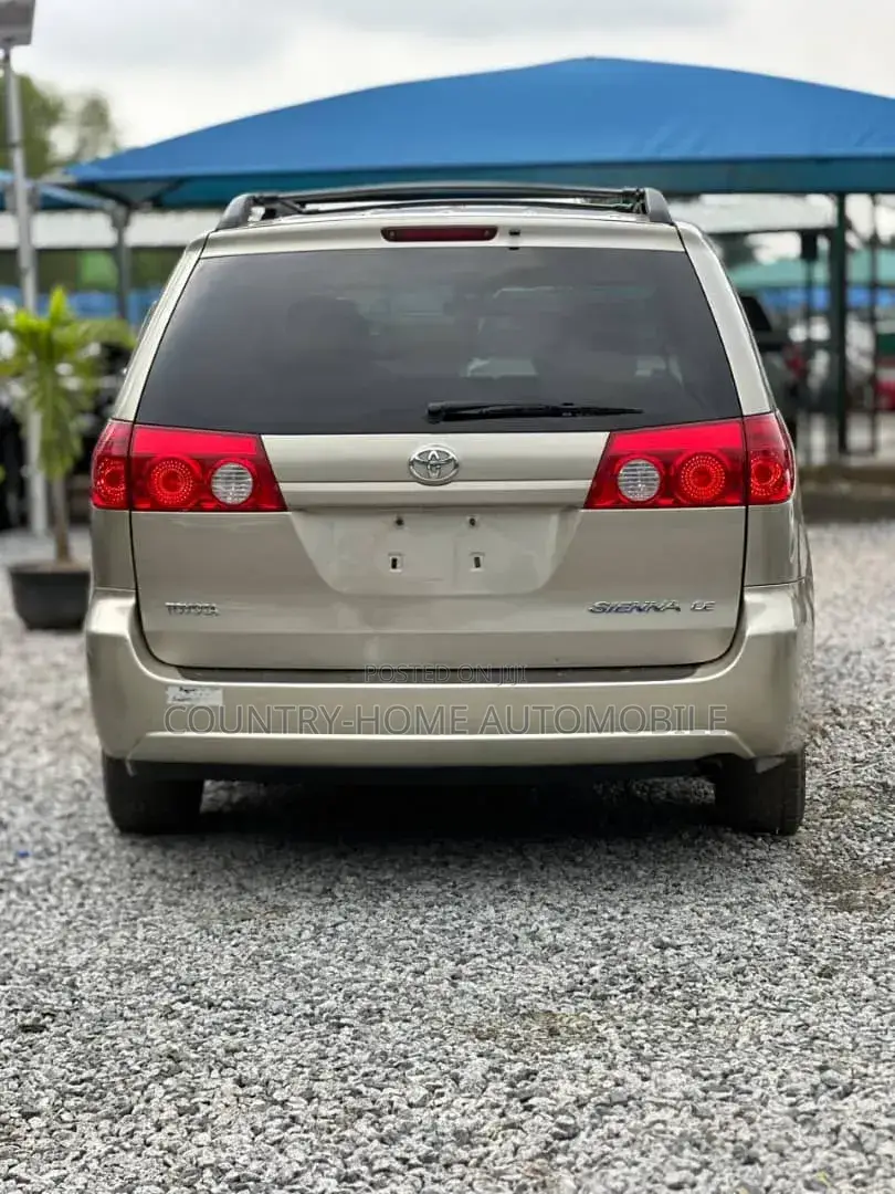 Toyota Sienna LE 4WD 2007 Gold