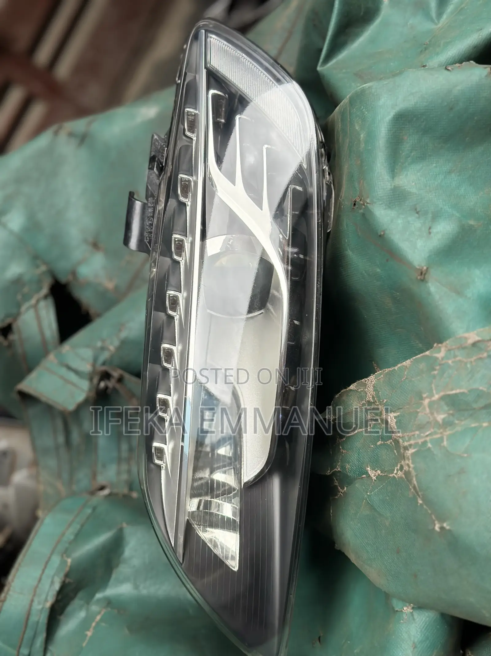 Headlights Audi Q7 2013
