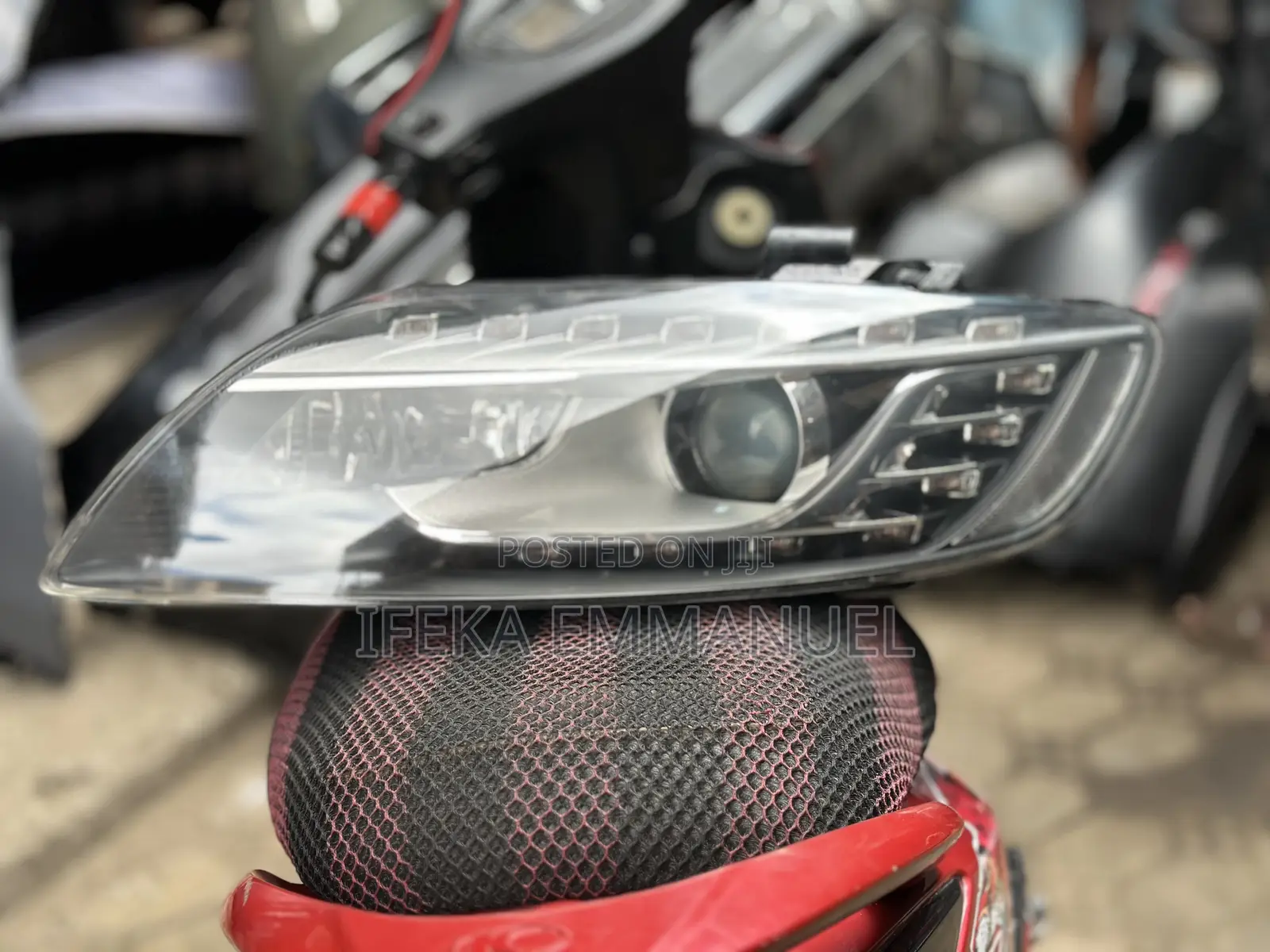 Headlights Audi Q7 2013