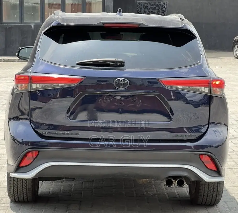 Toyota Highlander 2022 Blue