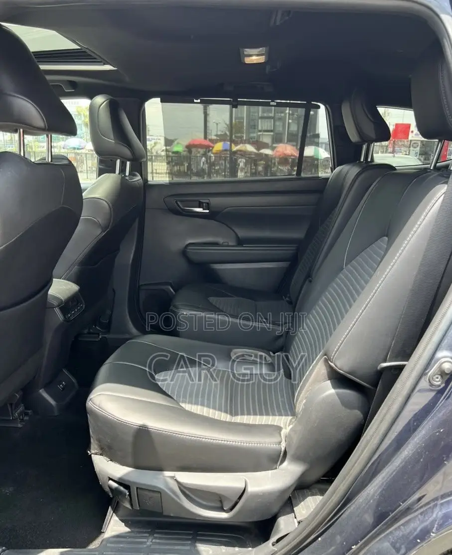 Toyota Highlander 2022 Blue