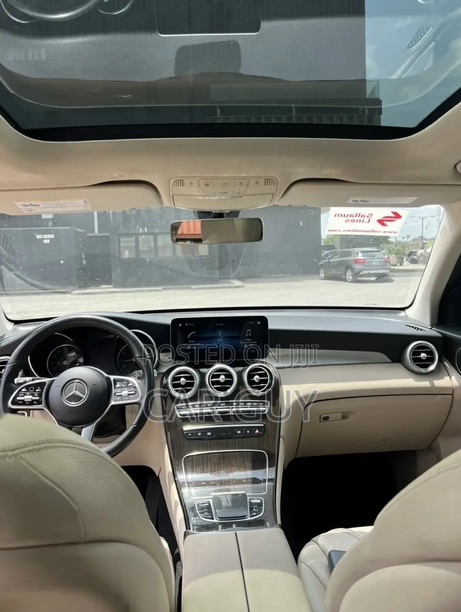 Mercedes-Benz GLC-Class 2021 Red