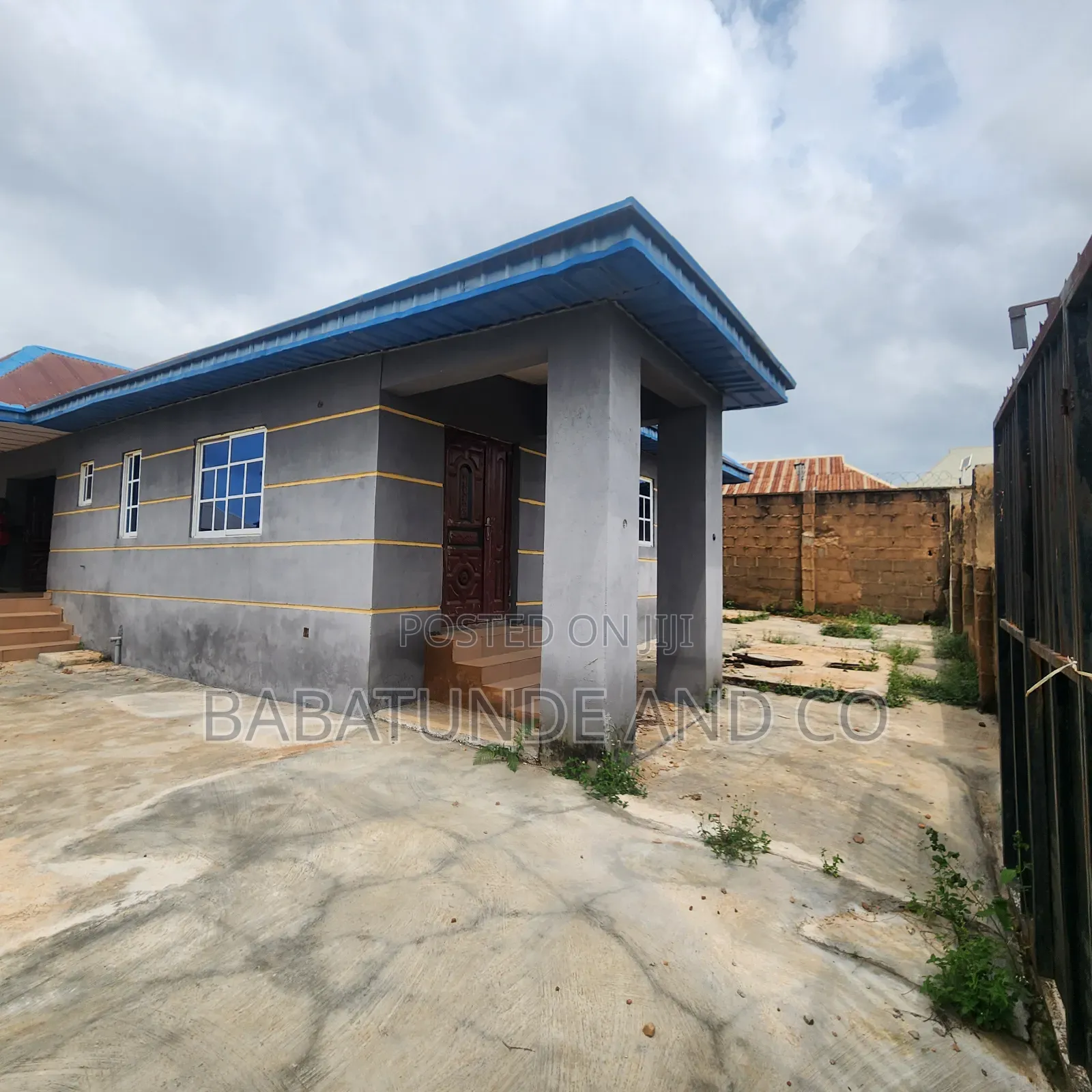 2bdrm Block of Flats in Ibadan Polytechnic/University for sale