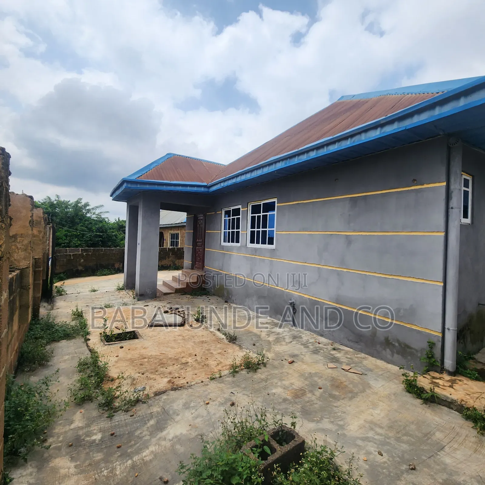 2bdrm Block of Flats in Ibadan Polytechnic/University for sale