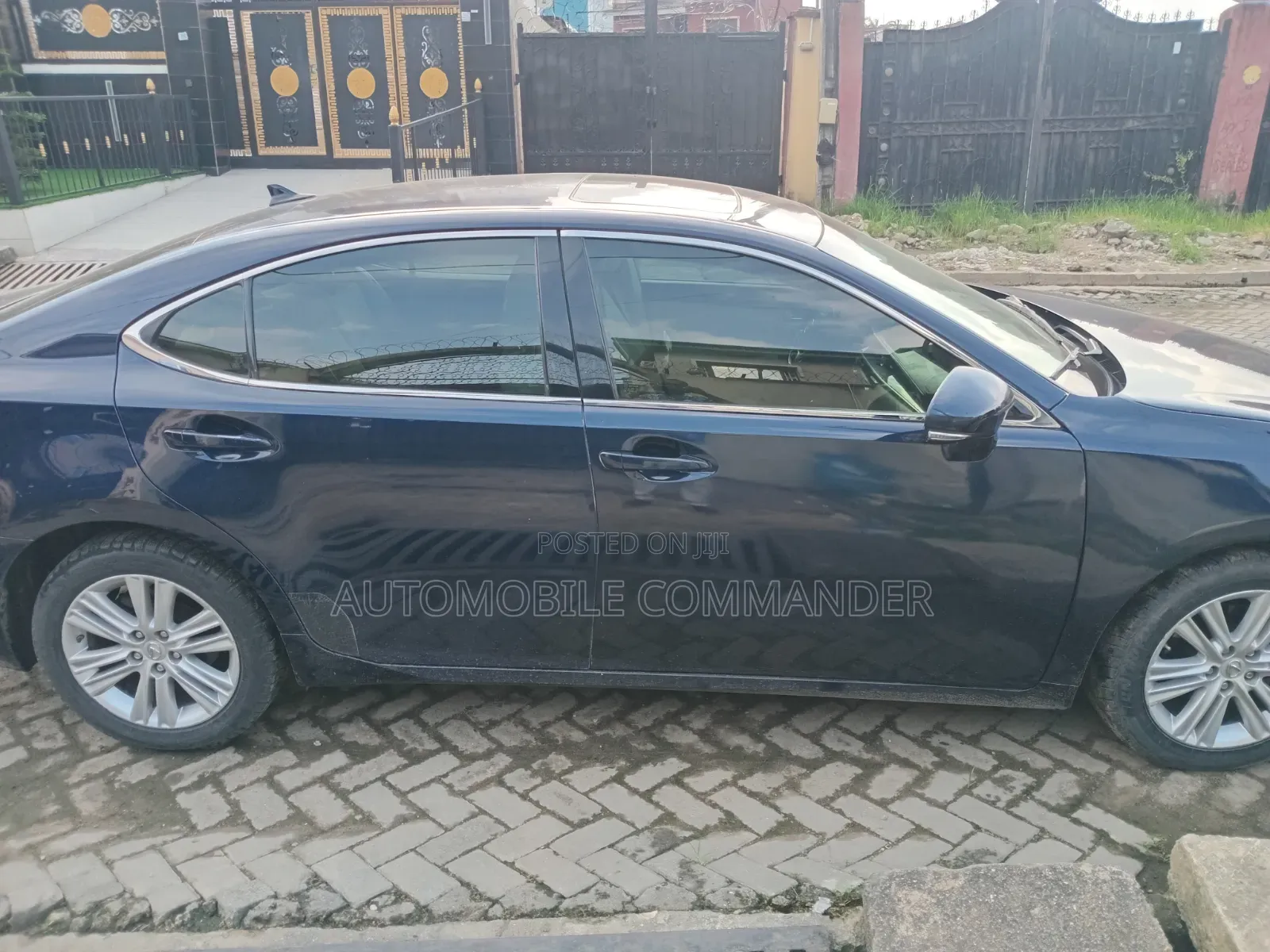 Lexus ES 2013 Blue