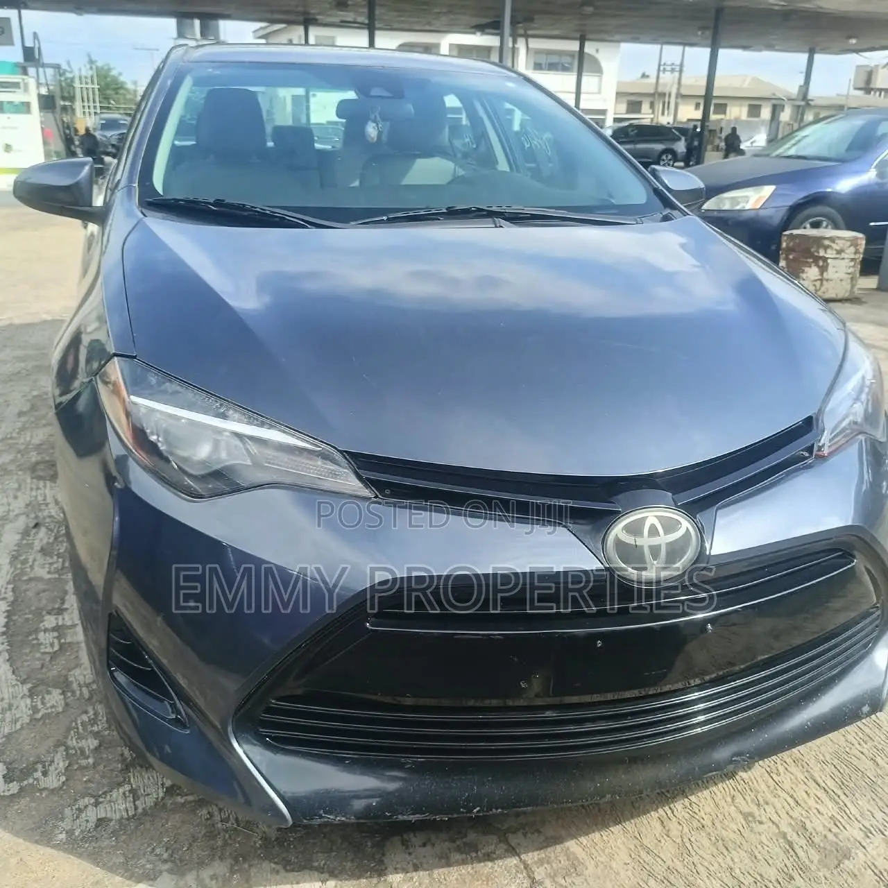 Toyota Corolla LE 4dr Sedan (1.8L 4cyl CVT) 2017 Gray