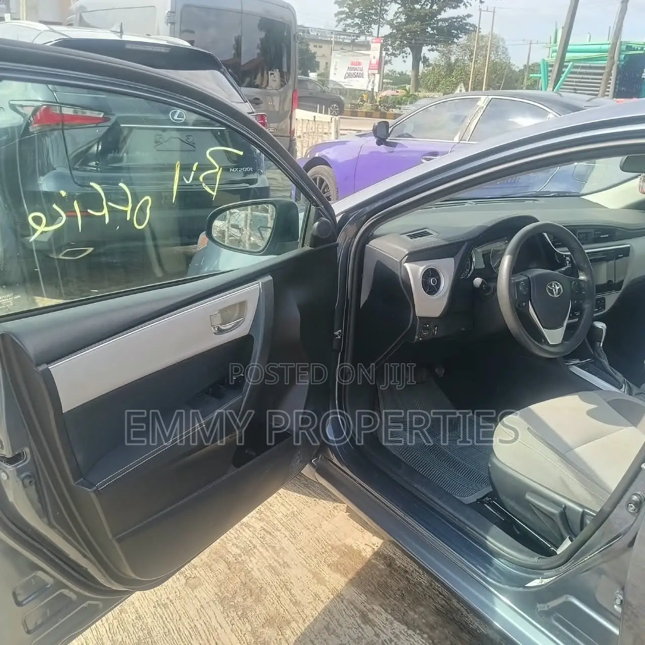Toyota Corolla LE 4dr Sedan (1.8L 4cyl CVT) 2017 Gray