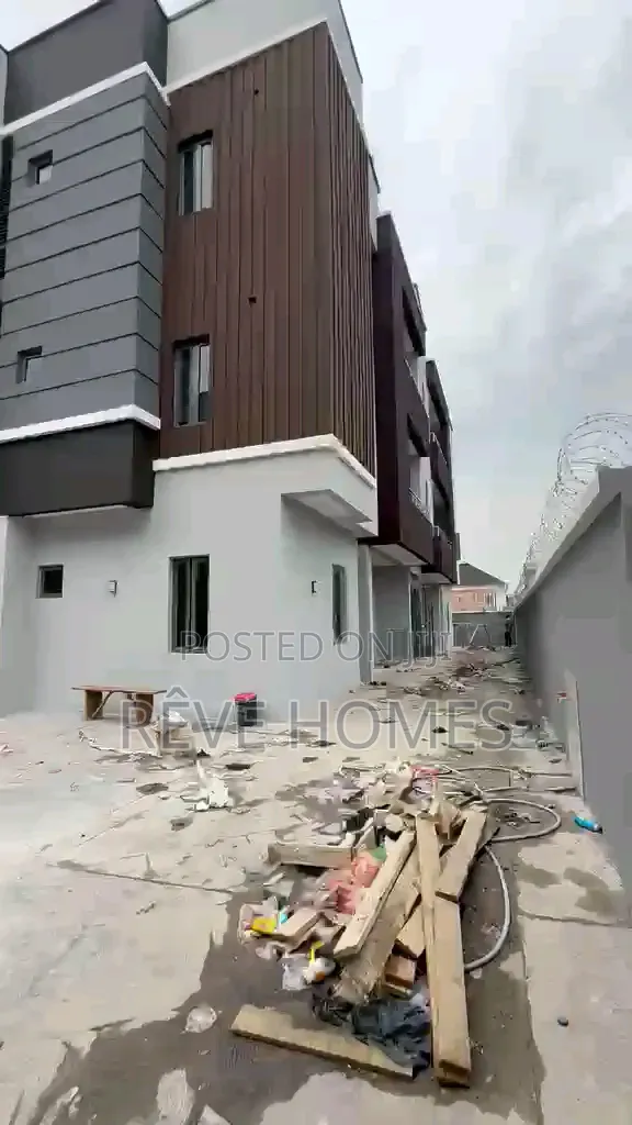 3bdrm Block of Flats in Ifako-Gbagada for sale