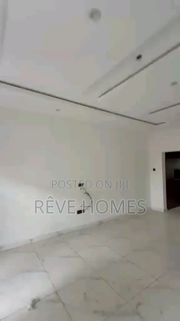 3bdrm Block of Flats in Ifako-Gbagada for sale