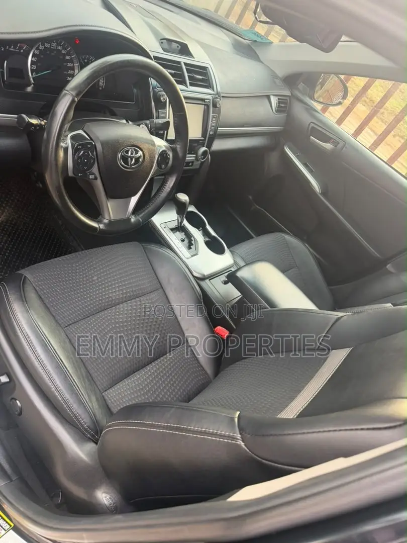 Toyota Camry SE 4dr Sedan (2.5L 4cyl 6A) 2013 Black