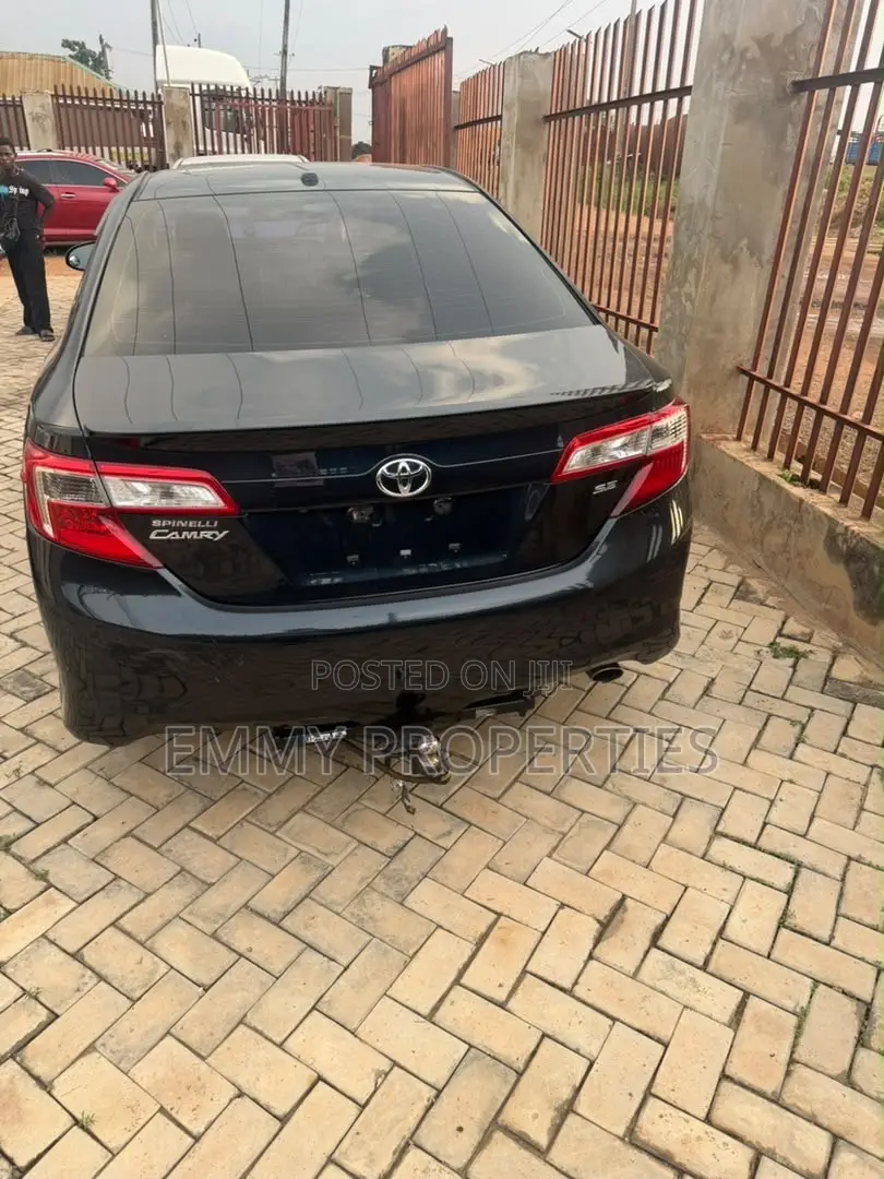 Toyota Camry SE 4dr Sedan (2.5L 4cyl 6A) 2013 Black