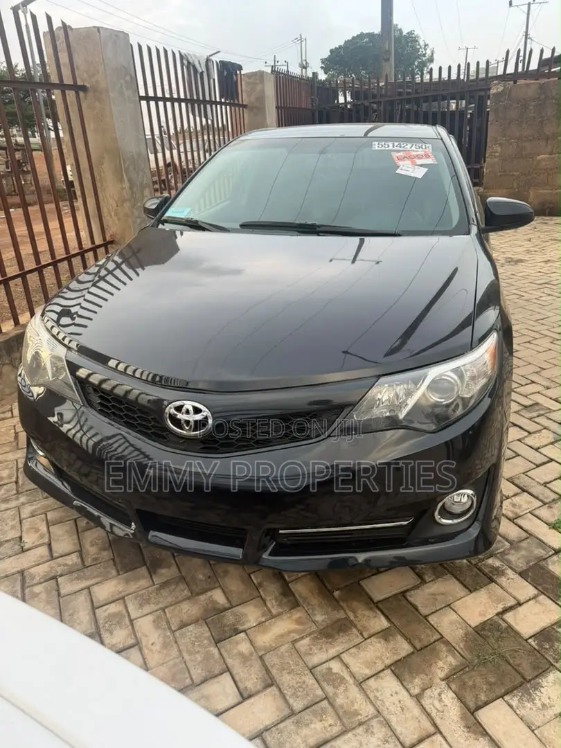 Toyota Camry SE 4dr Sedan (2.5L 4cyl 6A) 2013 Black