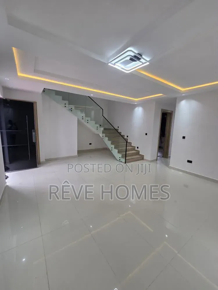 4bdrm Duplex in Opebi for sale