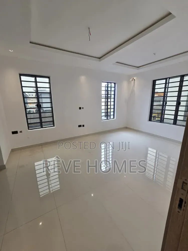 4bdrm Duplex in Opebi for sale