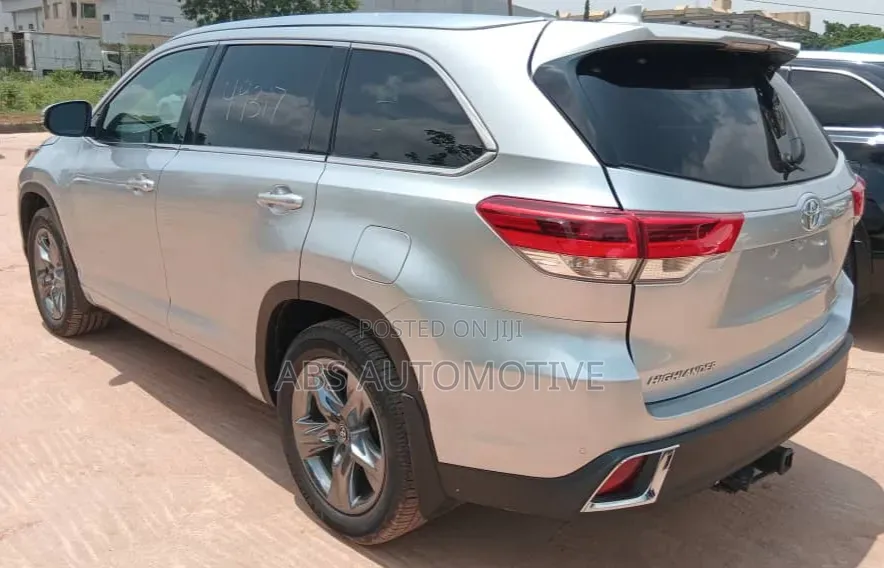 Toyota Highlander Limited Platinum 4x4 V6 (3.5L 6cyl 8A) 2017 Silver