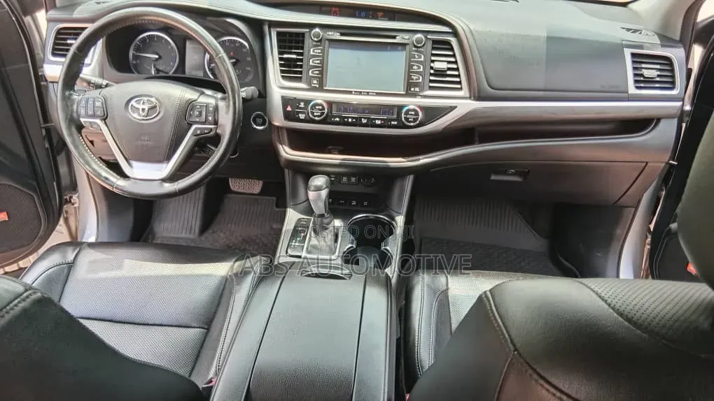 Toyota Highlander Limited Platinum 4x4 V6 (3.5L 6cyl 8A) 2017 Silver