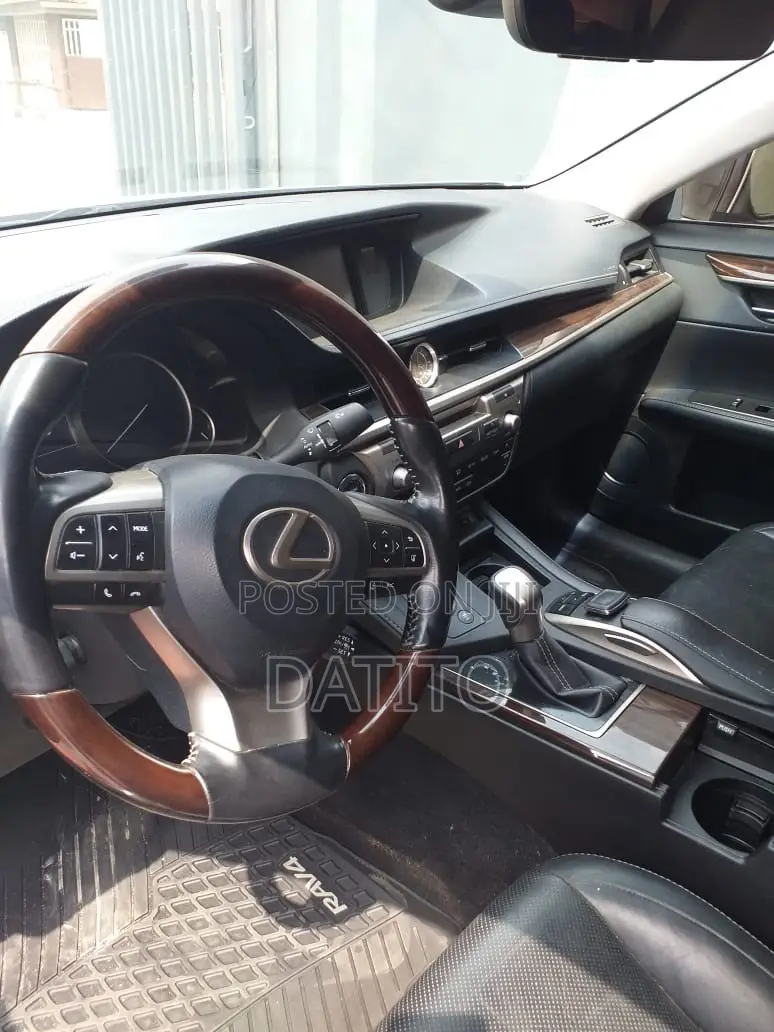 Lexus ES 2017 Silver
