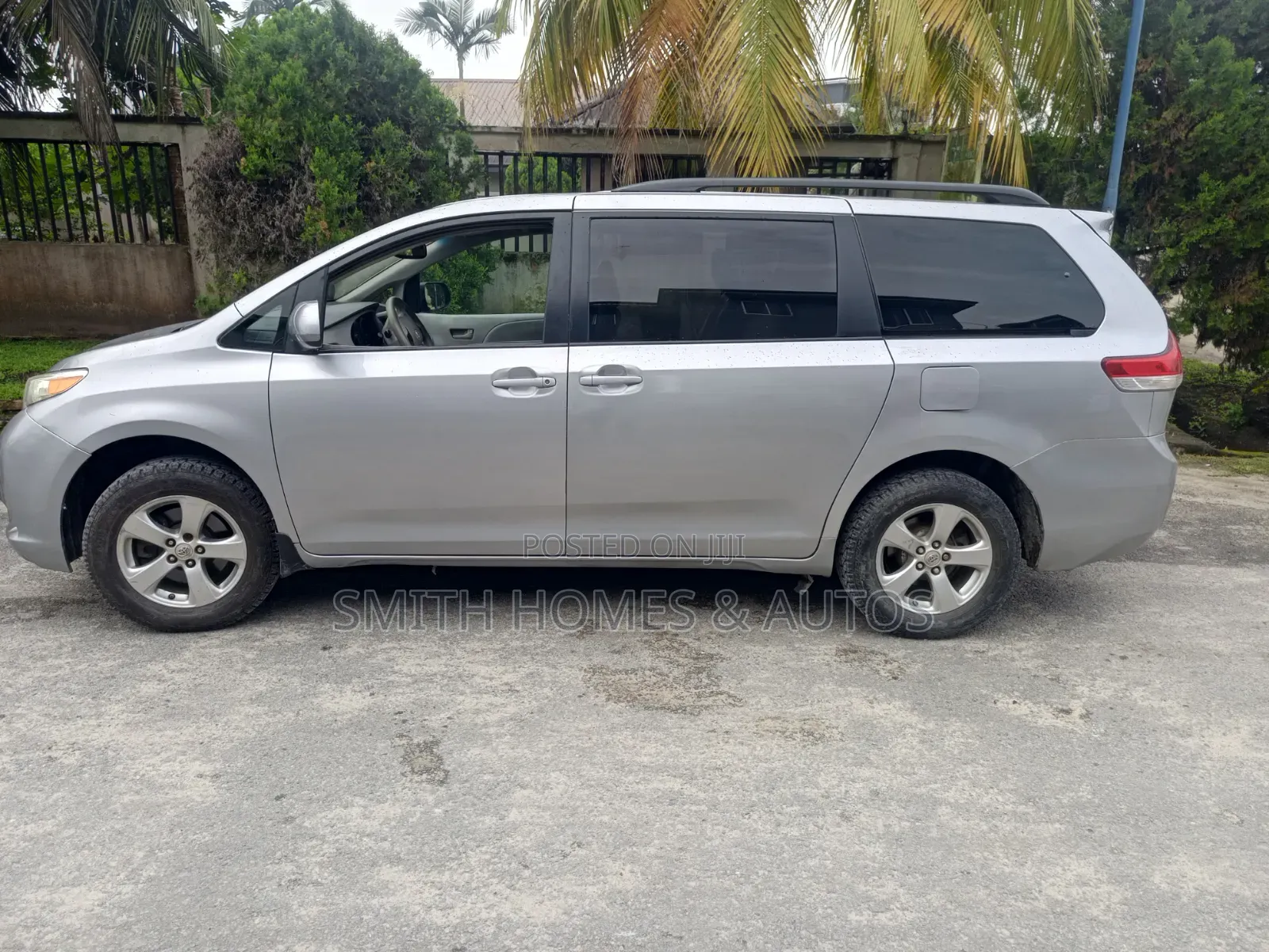 Toyota Sienna 2011 Gray