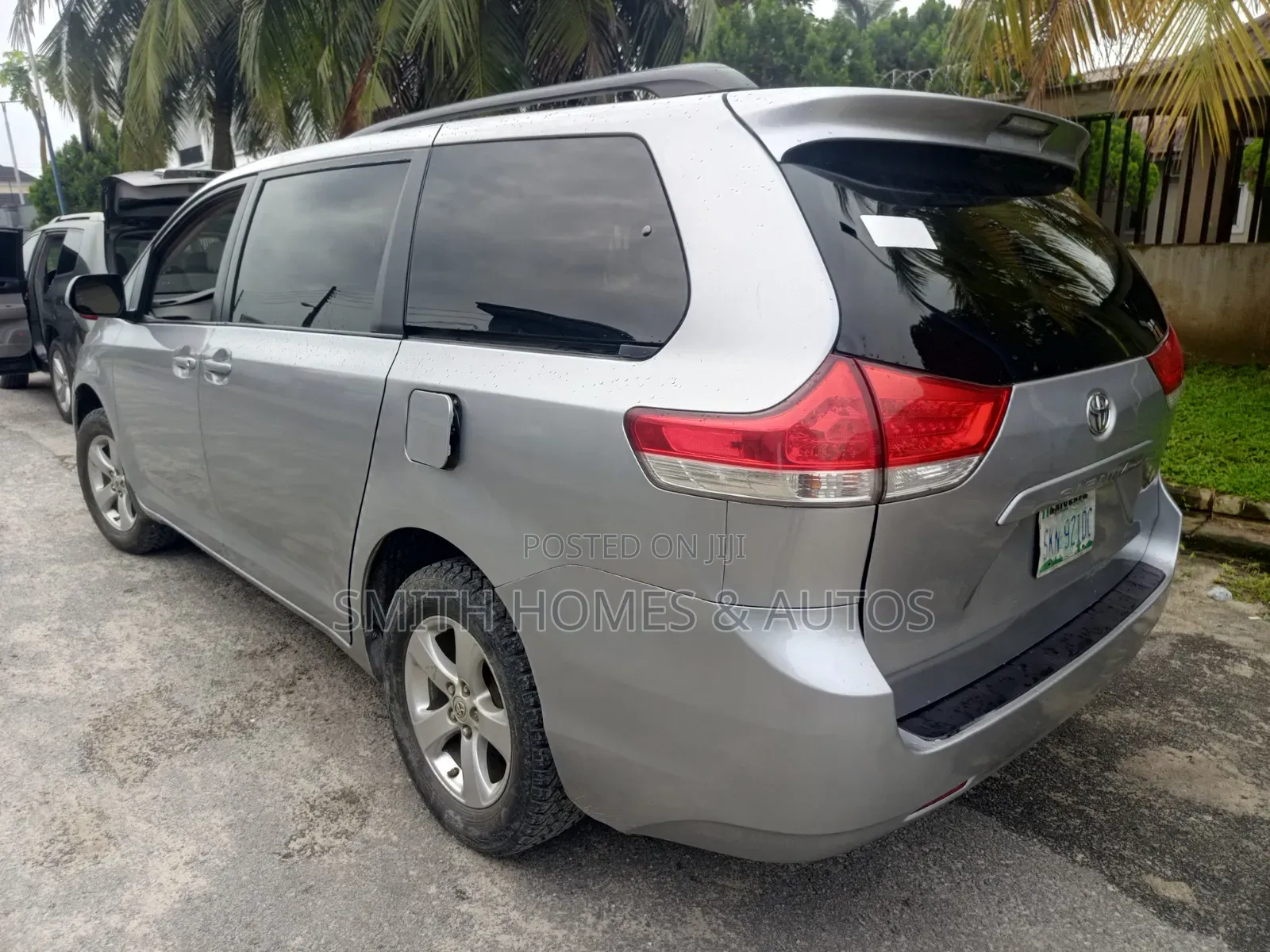 Toyota Sienna 2011 Gray