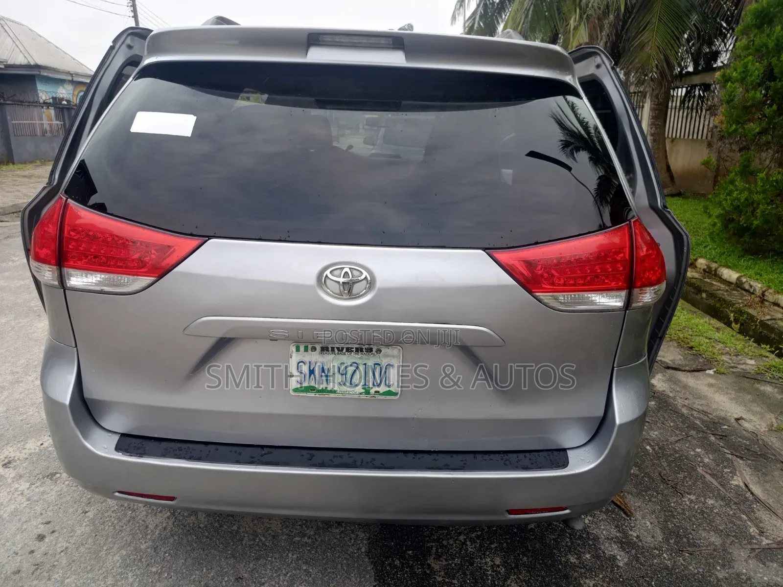 Toyota Sienna 2011 Gray