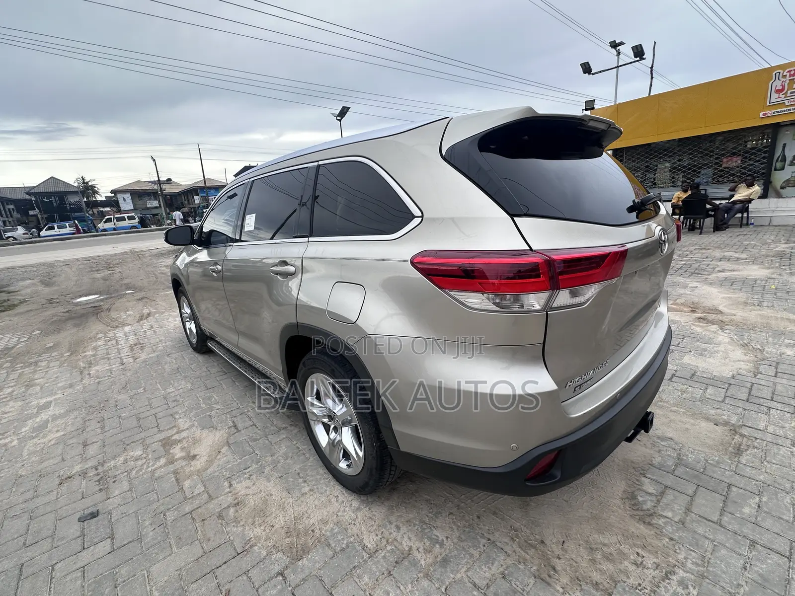 Toyota Highlander Limited 4dr SUV AWD (3.5L 6cyl 6A) 2015 Gold