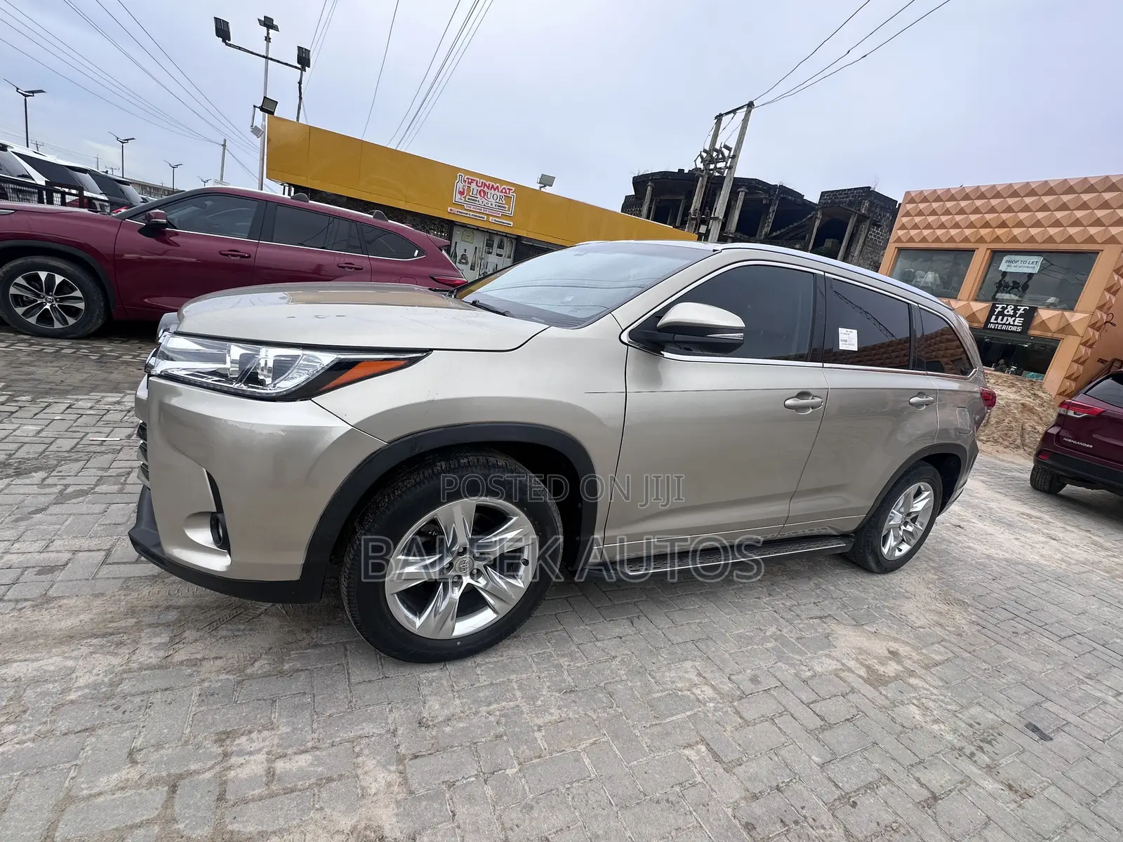 Toyota Highlander Limited 4dr SUV AWD (3.5L 6cyl 6A) 2015 Gold