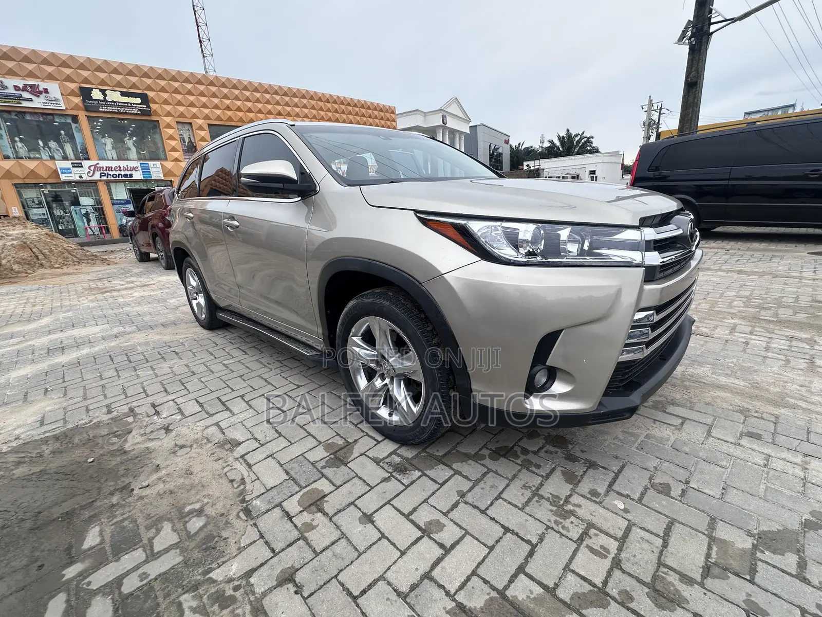 Toyota Highlander Limited 4dr SUV AWD (3.5L 6cyl 6A) 2015 Gold