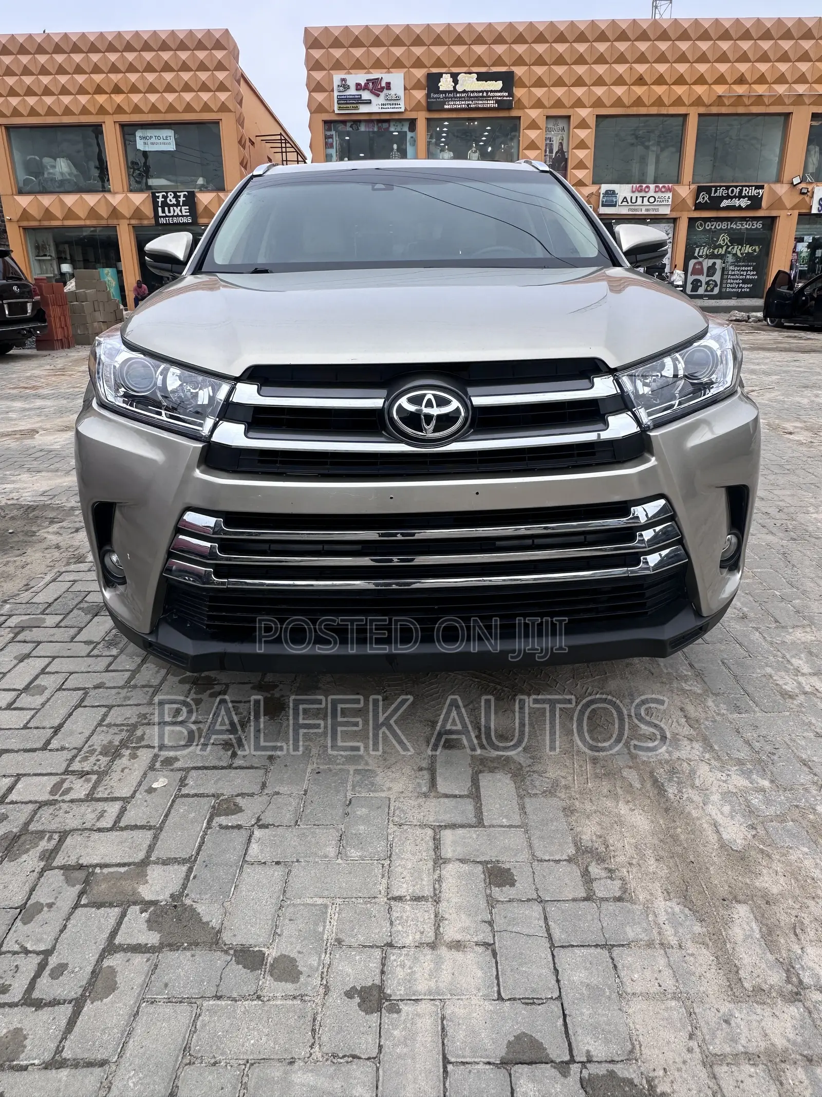 Toyota Highlander Limited 4dr SUV AWD (3.5L 6cyl 6A) 2015 Gold