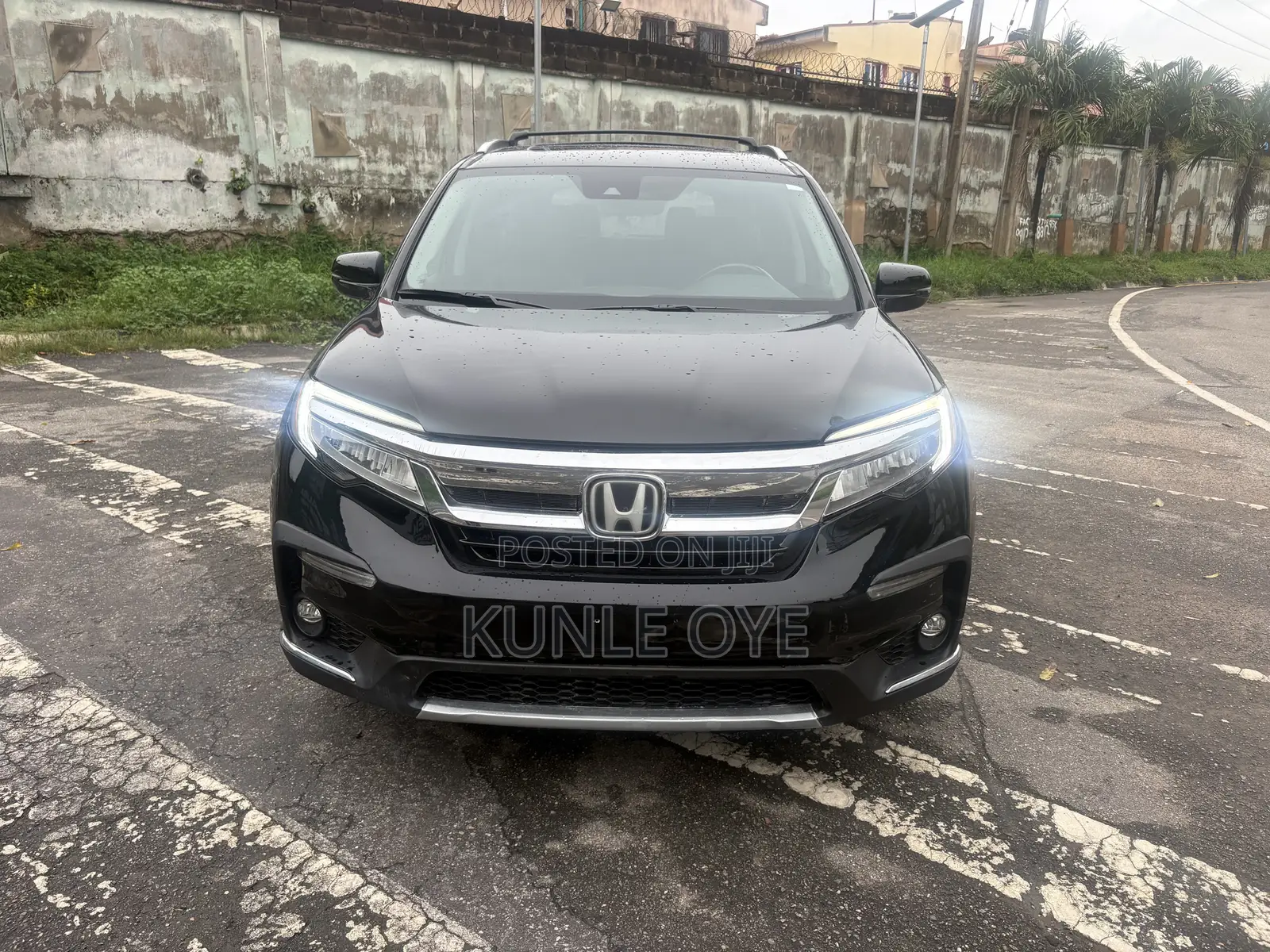 Honda Pilot Touring 8 Passenger AWD 2020 Black