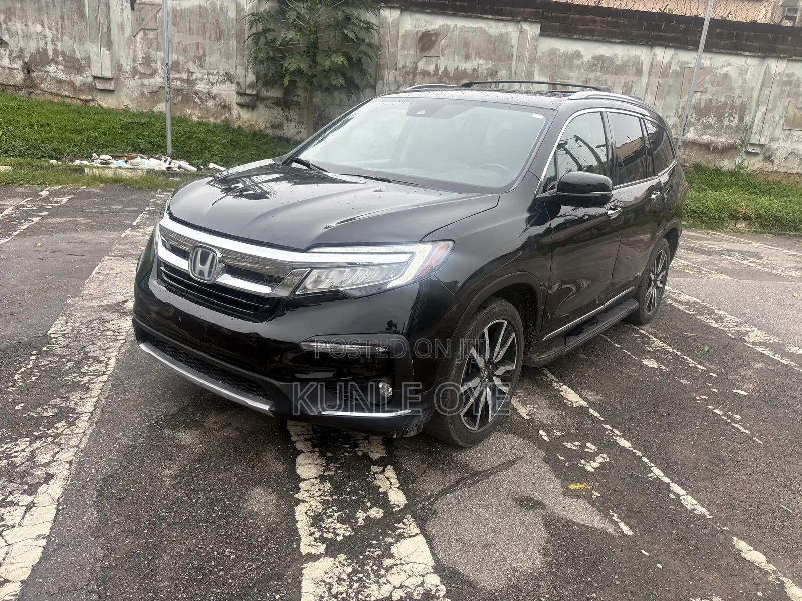 Honda Pilot Touring 8 Passenger AWD 2020 Black