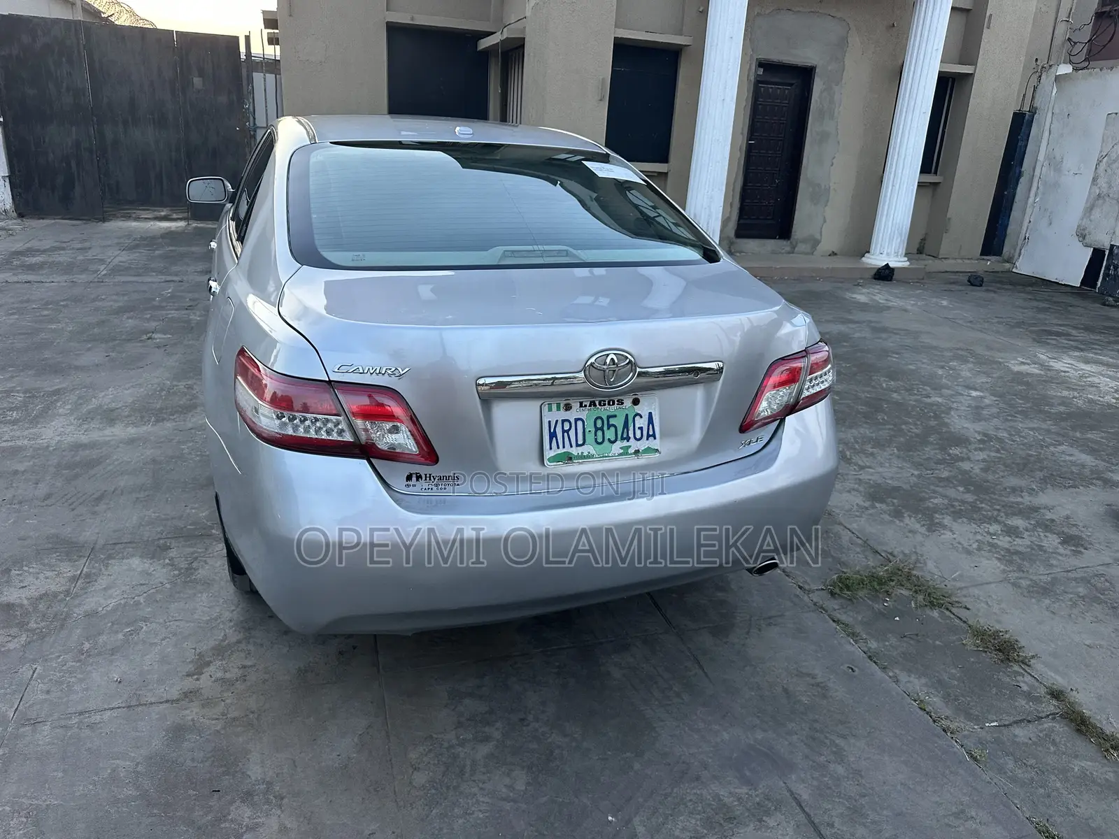 Toyota Camry XLE 4dr Sedan (2.5L 4cyl 6AM) 2010 Silver