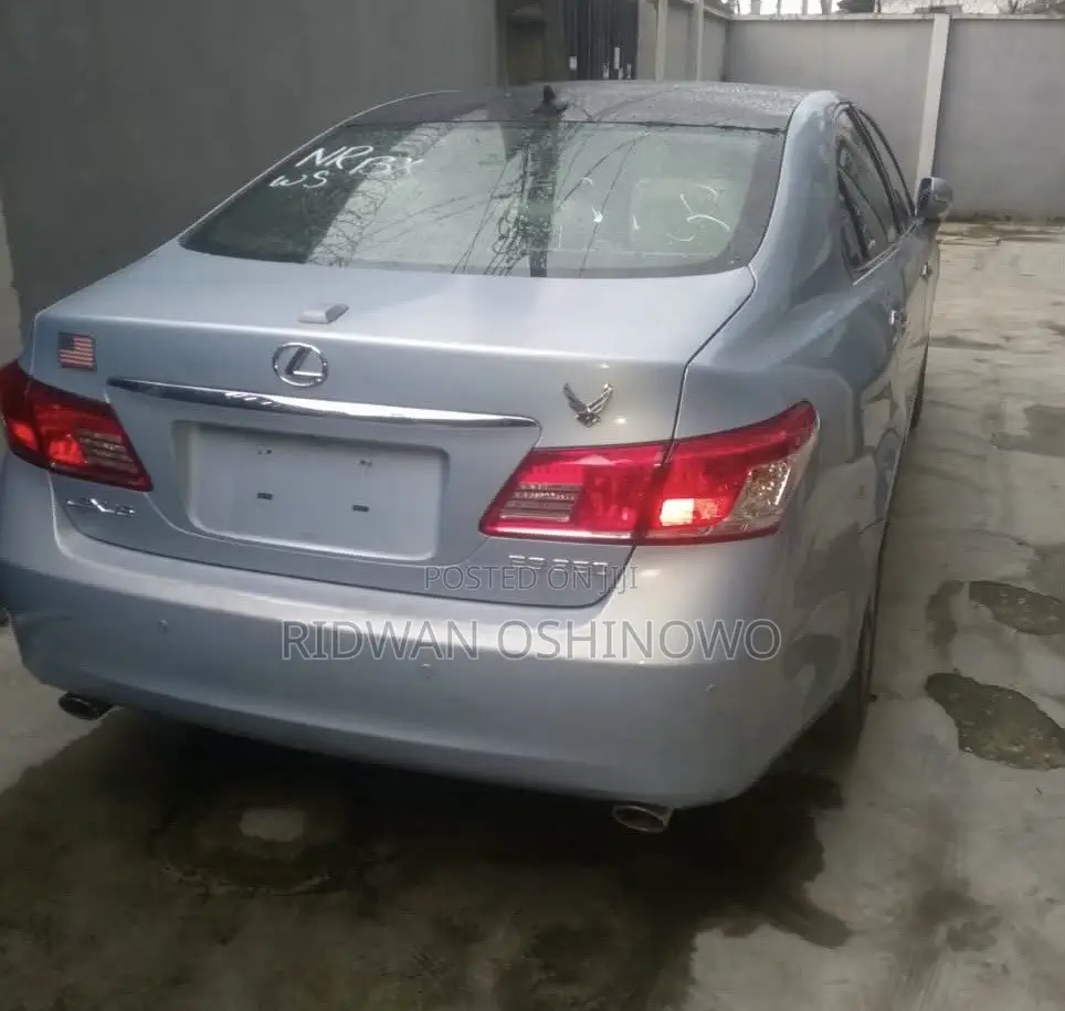 Lexus ES 350 2010 Blue