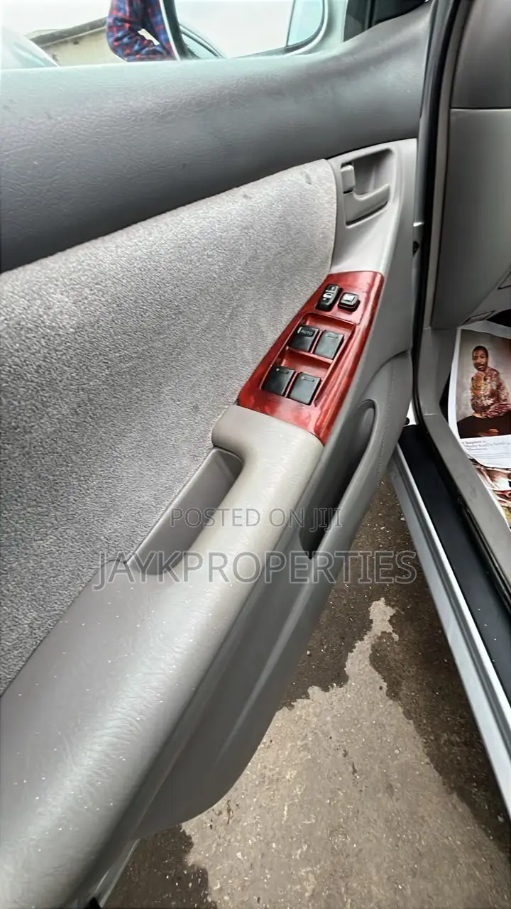 Toyota Corolla 2005 Silver