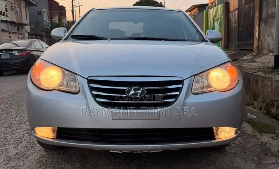 Hyundai Elantra 2009 Silver
