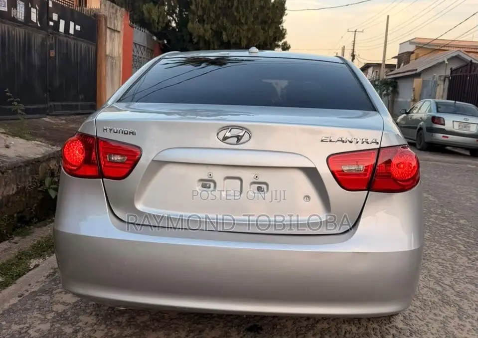 Hyundai Elantra 2009 Silver