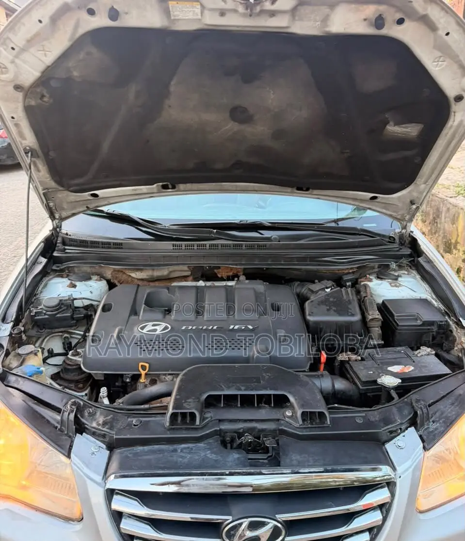 Hyundai Elantra 2009 Silver