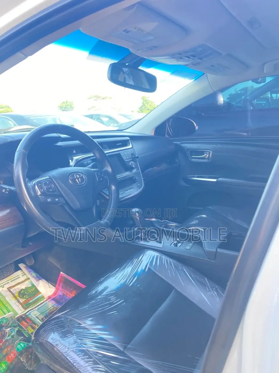 Toyota Avalon Limited 4dr Sedan (3.5L 6cyl 6A) 2015 White
