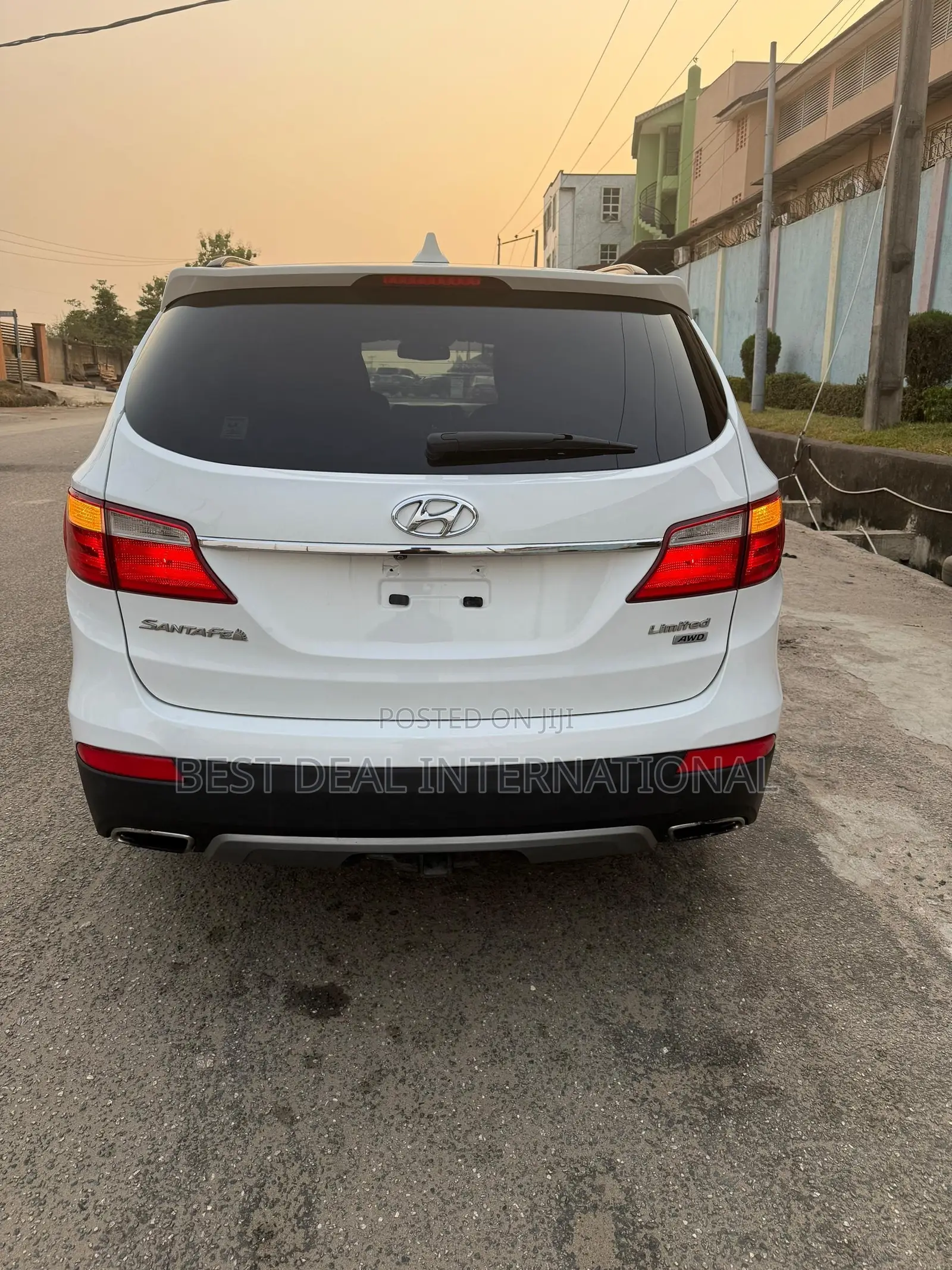 Hyundai Santa Fe Limited 4dr SUV AWD w/Saddle Interior (3.3L 6cyl 6A)