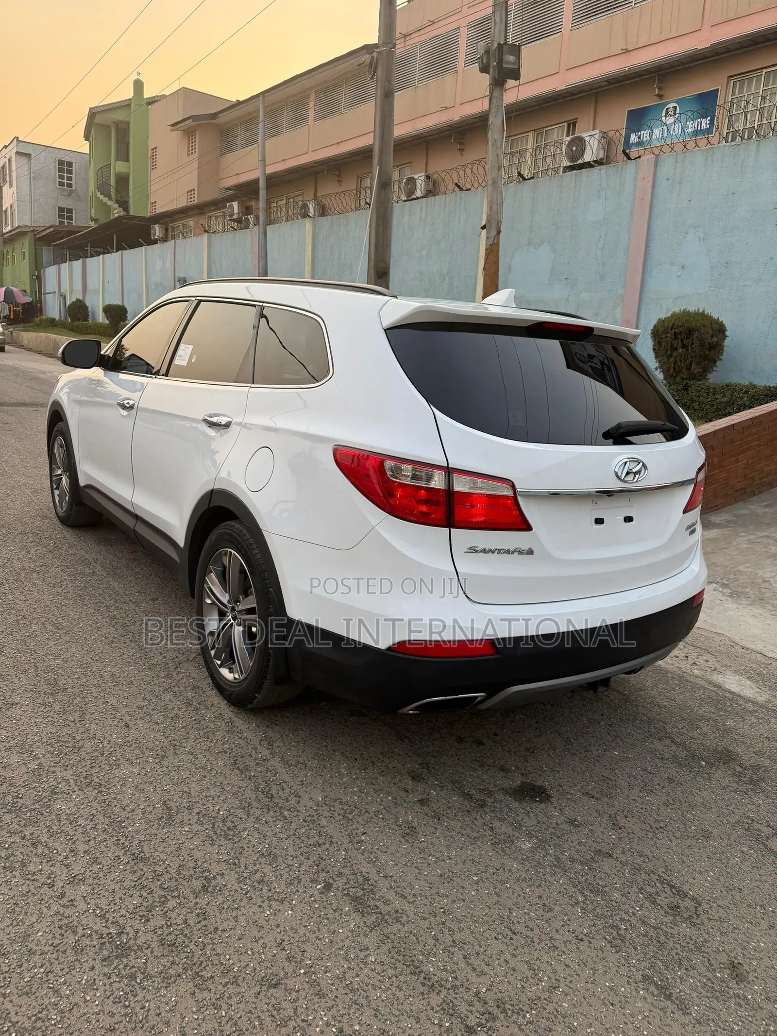 Hyundai Santa Fe Limited 4dr SUV AWD w/Saddle Interior (3.3L 6cyl 6A)