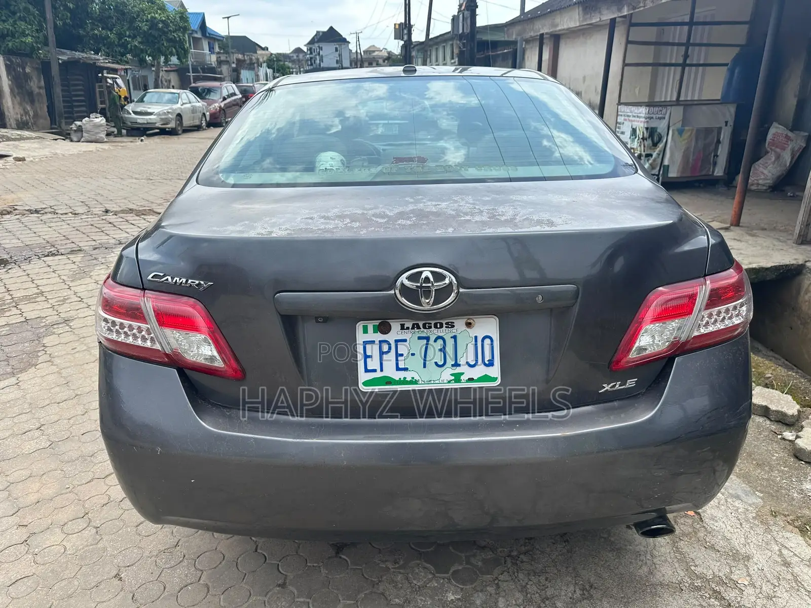 Toyota Camry XLE 4dr Sedan (2.5L 4cyl 6A) 2011 Gray