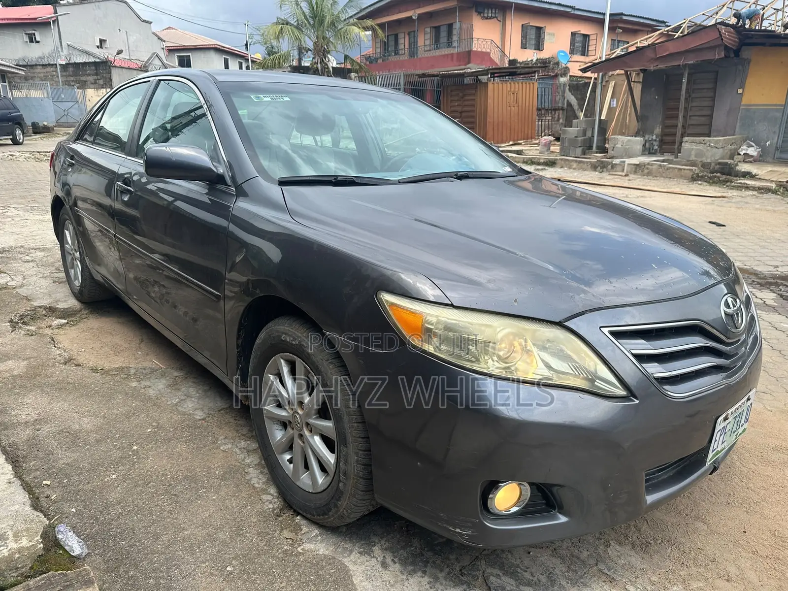Toyota Camry XLE 4dr Sedan (2.5L 4cyl 6A) 2011 Gray