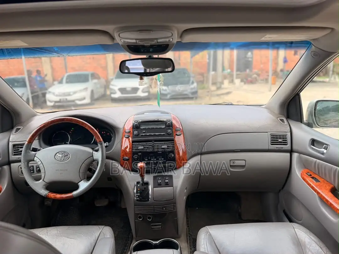 Toyota Sienna XLE Limited 2008 Gold