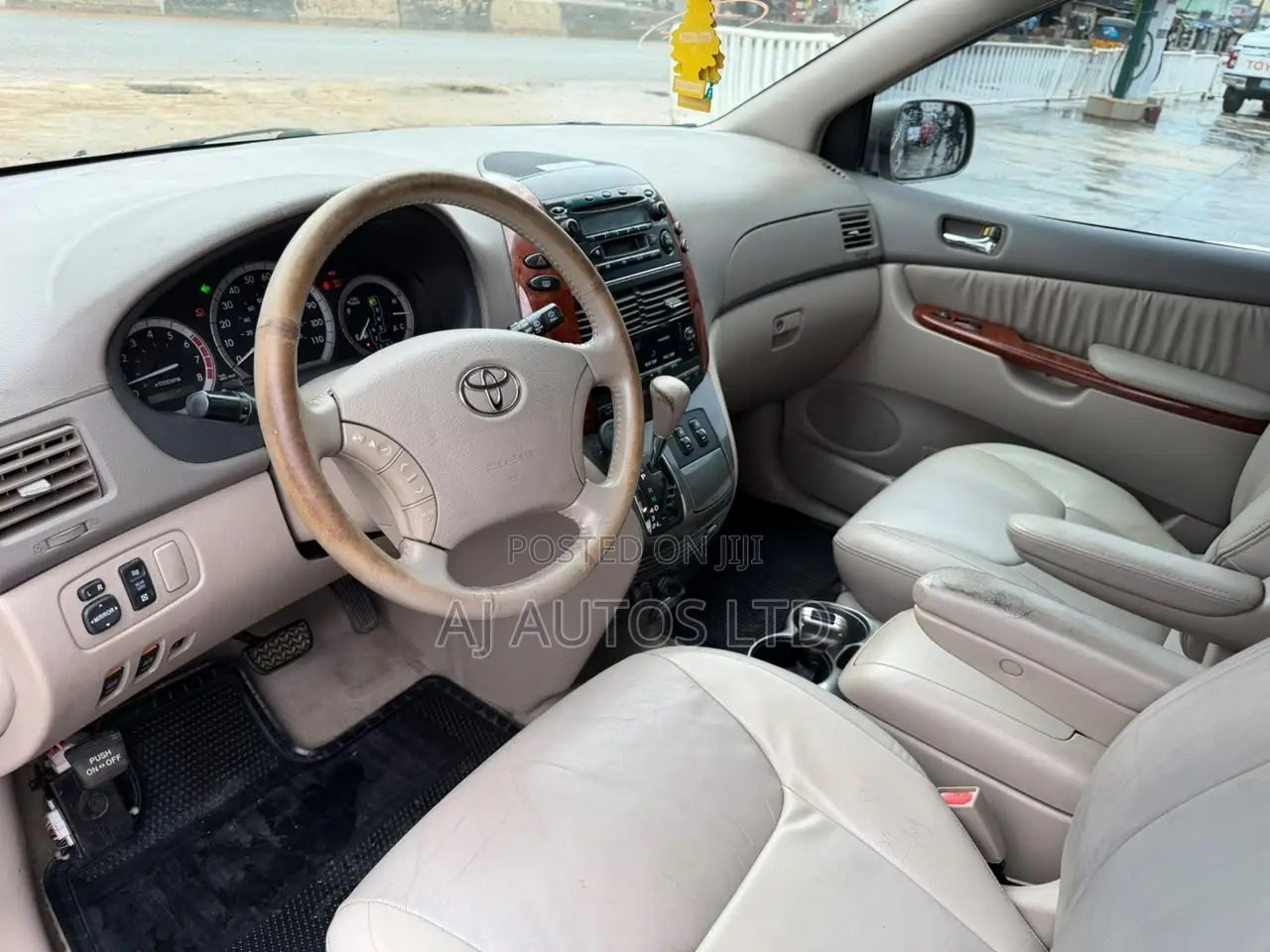 Toyota Sienna 2006 Gold